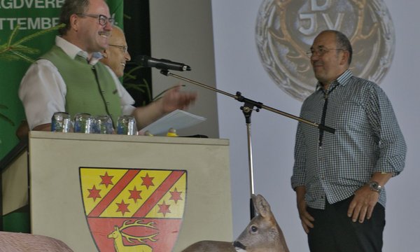 BJM Peter Lutz ehrt HRL Peter Feineigle mit DJV Silber